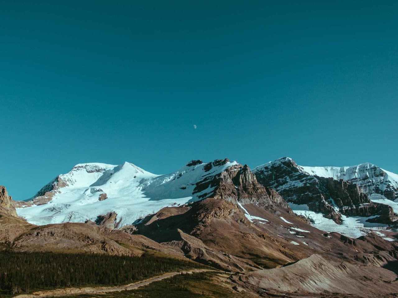 Equipment solutions — placeholder; replace with real materials/supply photography